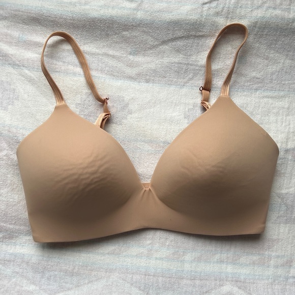 Le Mystere Second Skin Wireless Bra in Nude, 32D - Picture 4 of 16